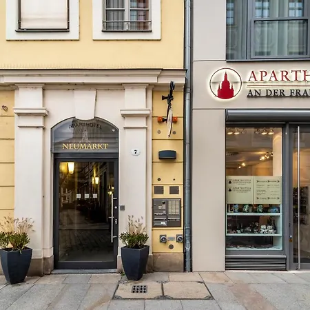 Апартаменты Familienapartment Am Neumarkt L