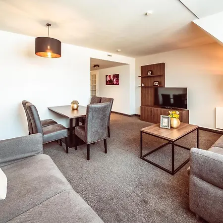 Familienapartment Am Neumarkt L
