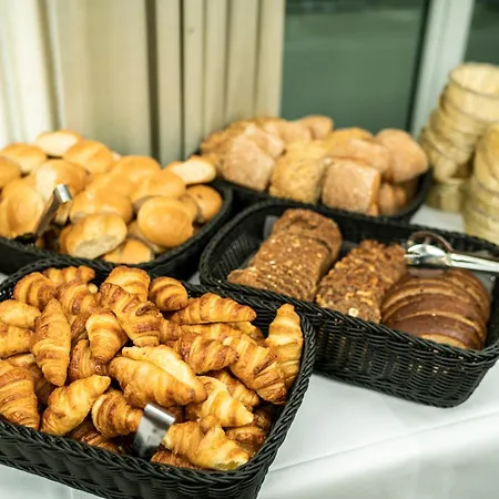 Familienapartment Am Neumarkt L Appartement