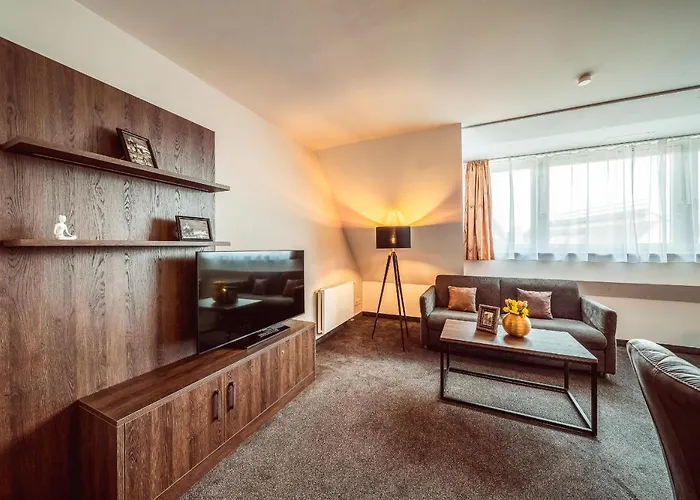 Appartement Familienapartment Am Neumarkt L *