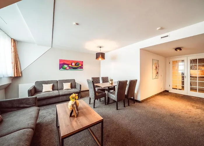 Appartement Familienapartment Am Neumarkt L